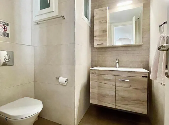 Zoe's House Skiathos. Centre Of