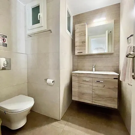 Zoe's House Skiathos. Centre Of