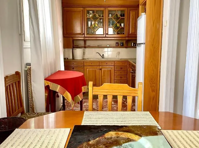 Zoe's House Skiathos. Centre Of スキアトスタウン